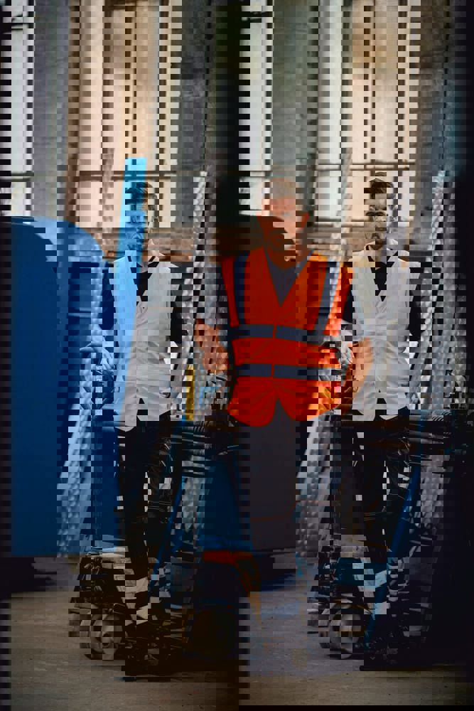 YHVW100ASFR - High visibility, anti-static and flame retardant waiscoast