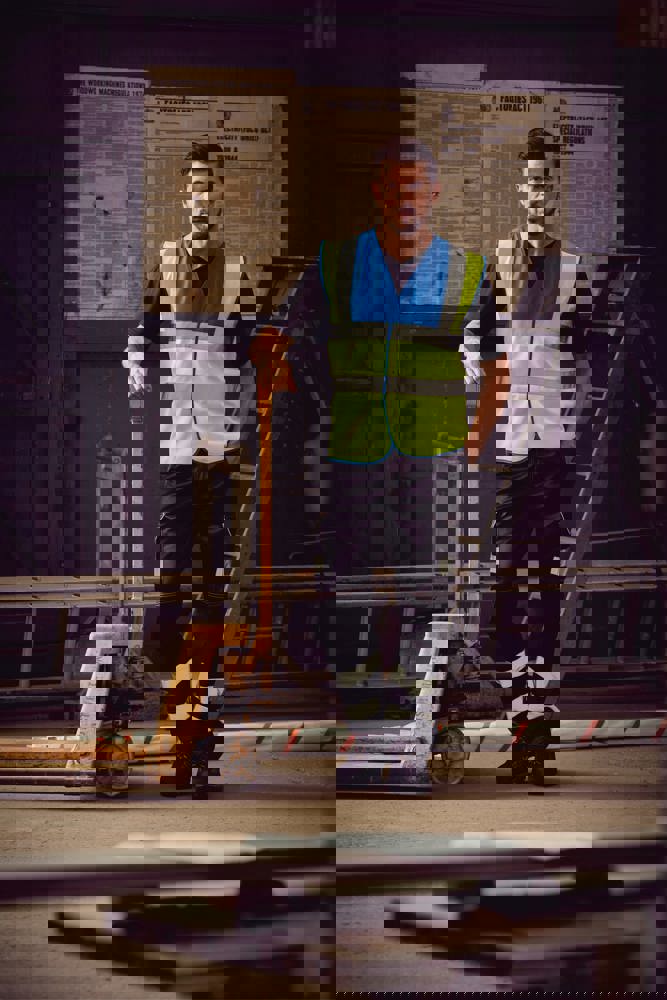 YHVW100 - Hi-Vis Waistcoat