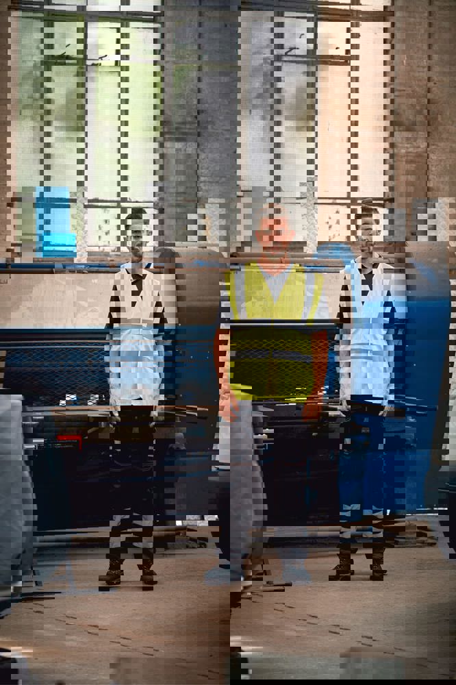 YHVW100ASFR - High visibility, anti-static and flame retardant waiscoast