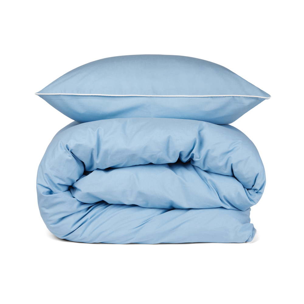 blau (± PMS 16-4120 TPG)