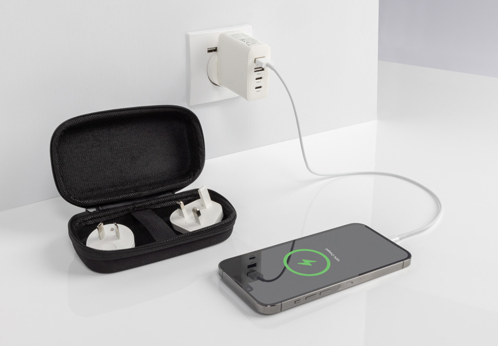 TravelCharge Pro Reiseladegerät mit USB-C aus RCS rec. ABS