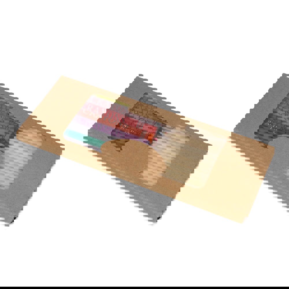 Malstifte und Buntstifte in Kraftbox