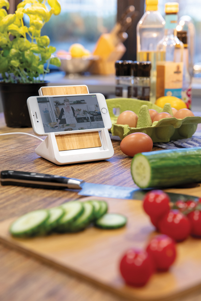 Ontario 10W Ständer aus Bambus & RCS recyceltem Kunststoff