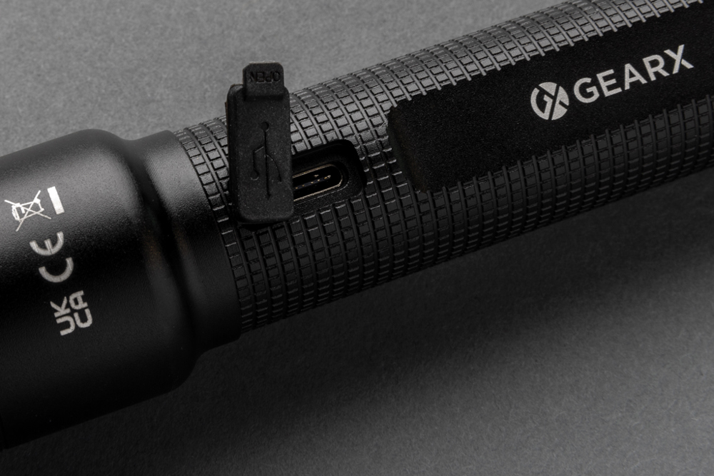 Große Gear X Taschenlampe aus RCS recycelt. Alu mit USB-Akku