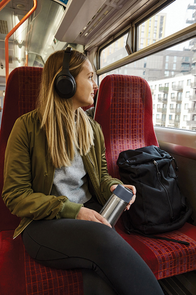 Black+Blum isolierter, auslaufsicherer Becher aus Edelstahl